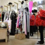 Iris Apfel Instagram - Shop shop shop til you drop drop drop today! 🛍️ #blackfriday 

📸: @mariahtauger for the @latimes