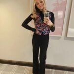 Fearne Cotton Instagram – Good morning Manchester. 👋
Clothing inspo is very much 80’s snooker player today and I’m into it. 🎱
Its -2 here so a crisp and chilly start to the day. 
Very much enjoyed talking to the travel counsellors this morning. Now back down to London for the second talk of the day with @glamouruk and @samsunguk 
❤️