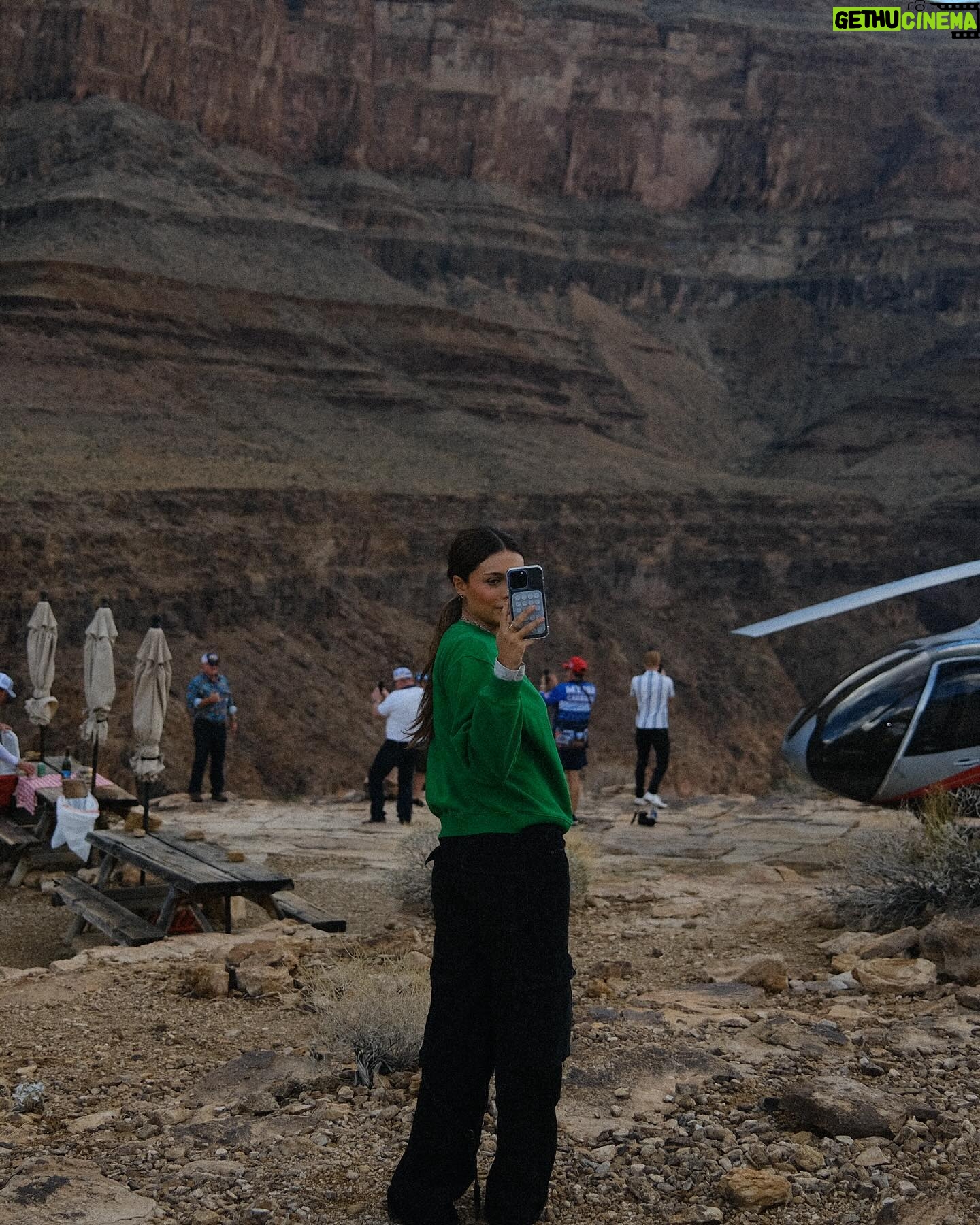 Daniela Calle Instagram - ππΊοΈ
Vegas
Joshua tree
Grand Canyon
F1