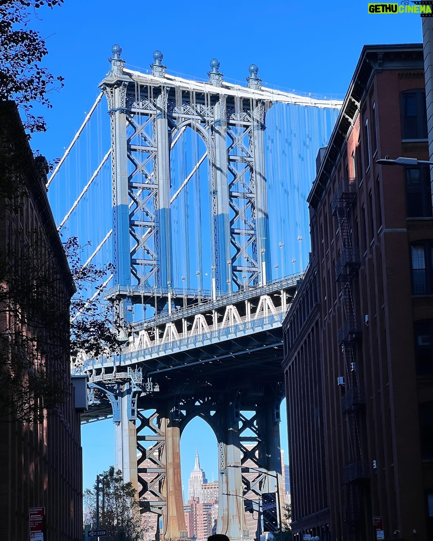 Elizabeth Banks Instagram - New York. I❤️.