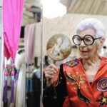 Iris Apfel Instagram - Shop shop shop til you drop drop drop today! 🛍️ #blackfriday 

📸: @mariahtauger for the @latimes