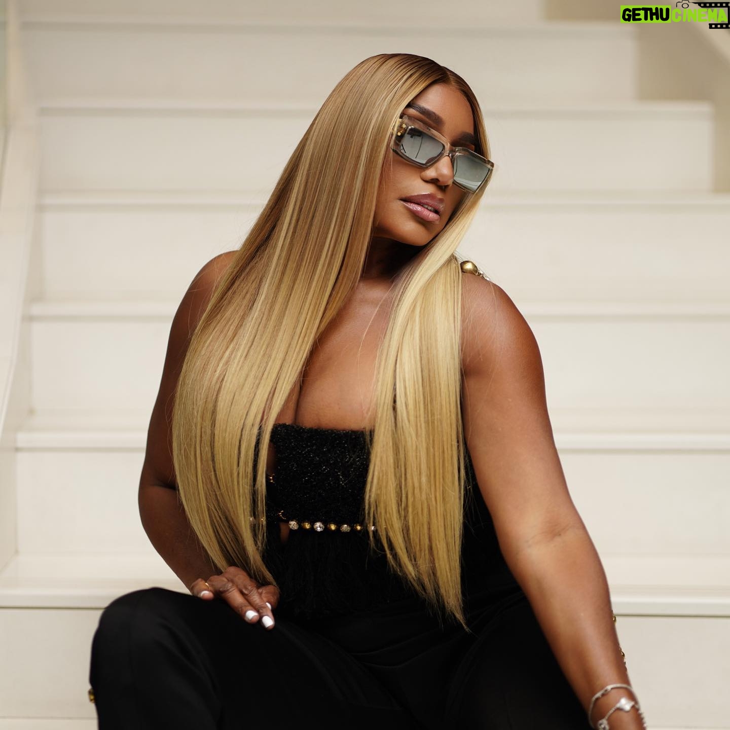 NeNe Leakes Instagram - SWIPE: The queen on her throne hunni
@melt.mideast #UAE #lifeofnene