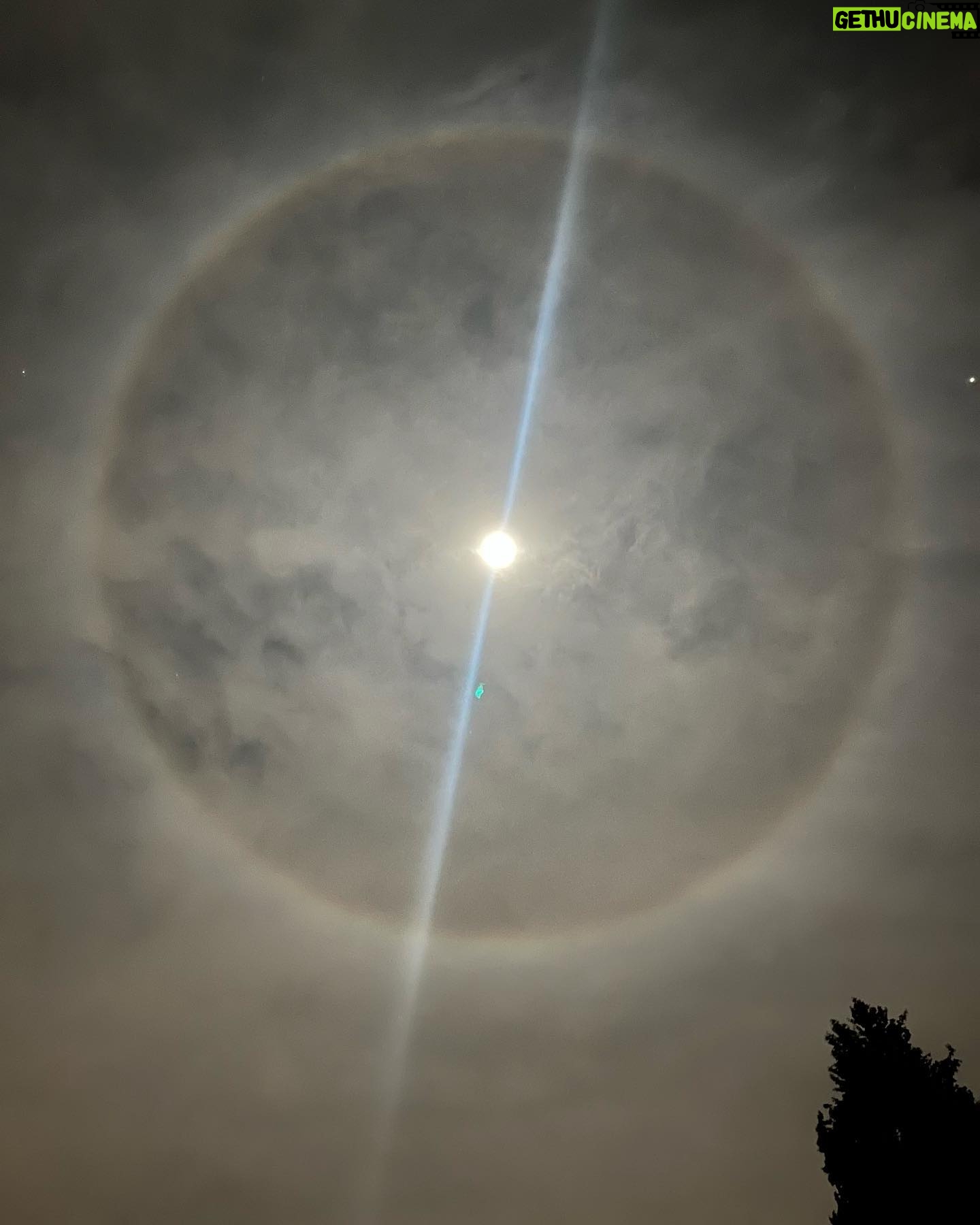 Camilla Luddington Instagram - Moon halo above our home tonight! Los Angeles, don’t forget to look up! 🌙