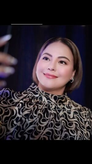 Karla Estrada Instagram - Thank you for all the Birthday greetings every all!!!🩵
Enjoy Life and Treasure every moment spent with your Loved ones.❤️
