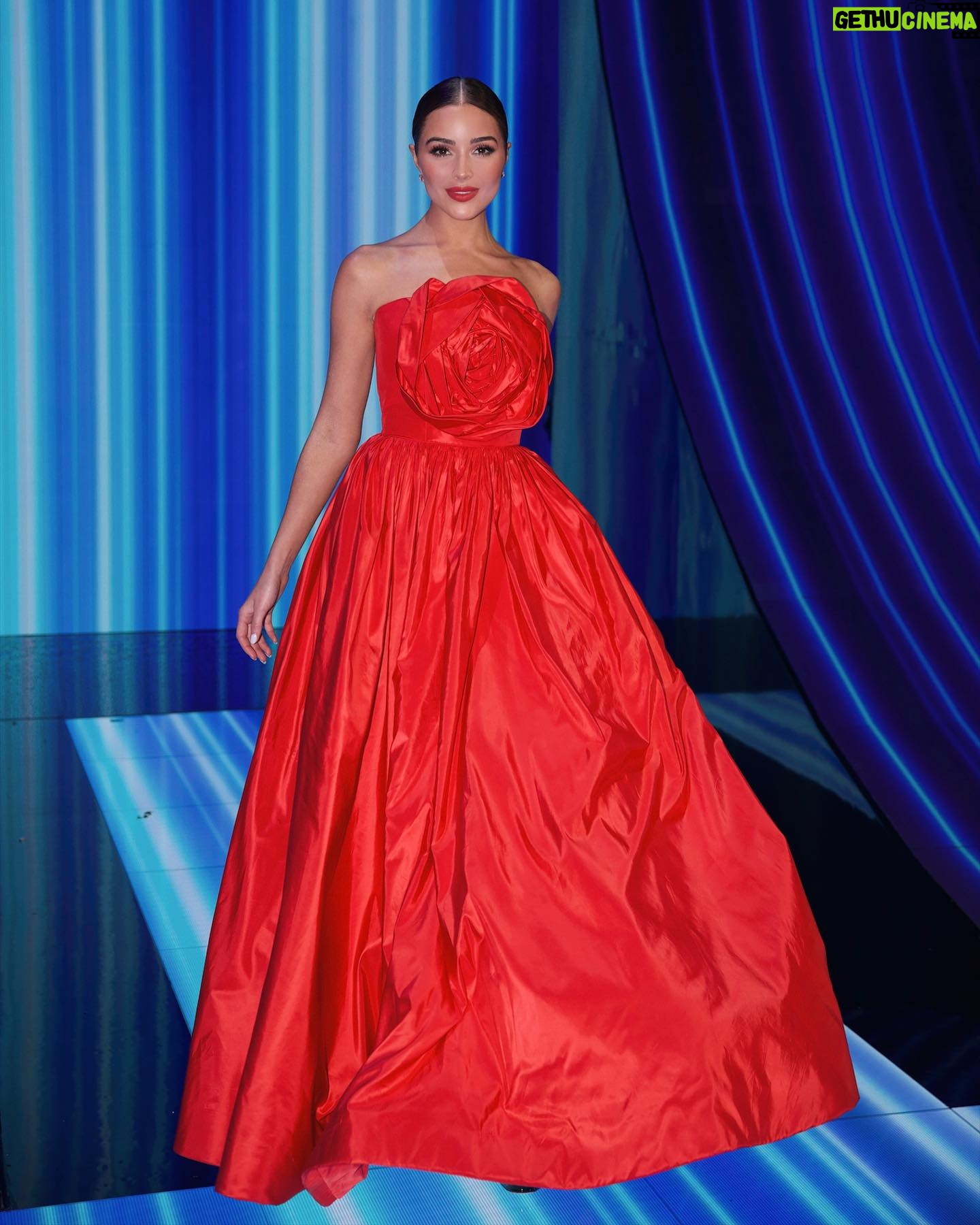 Olivia Culpo Instagram - Congratulations to the new #MissUniverse Sheynnis Palacios!! @sheynnispalacios_of 👑✨