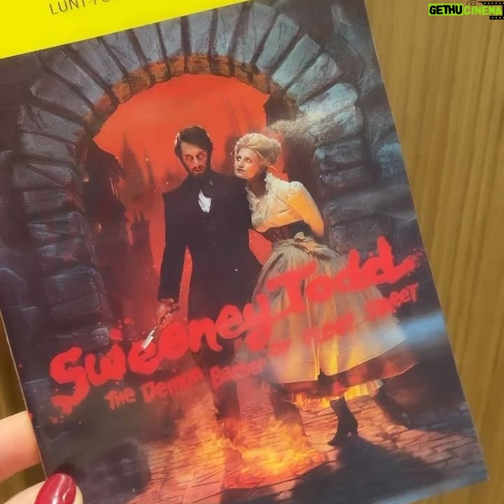 Elizabeth Banks Instagram - New York. I❤️.