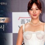 BIBI Instagram - 이렇게 살다간 아무것도 못되겠다는 위기감을 느끼고있는 11년전 김형서가 알았다면 더욱 마음놓고 살수있을법한 대단한 자리에 앉아있을수 있게되어 감사한 마음이 있습니다. 사빈오빠 중기선배는 물론이고 내가 상을 받는다 해도 울지는 않을거라 확신했는데, 홍사빈 이름이 불리자마자 눈시울이 붉어져 약간 부끄러웠습니다. 사빈아 고생했다 축하해 사랑한다. 모두 고생하셨습니다 사랑합니다❤️