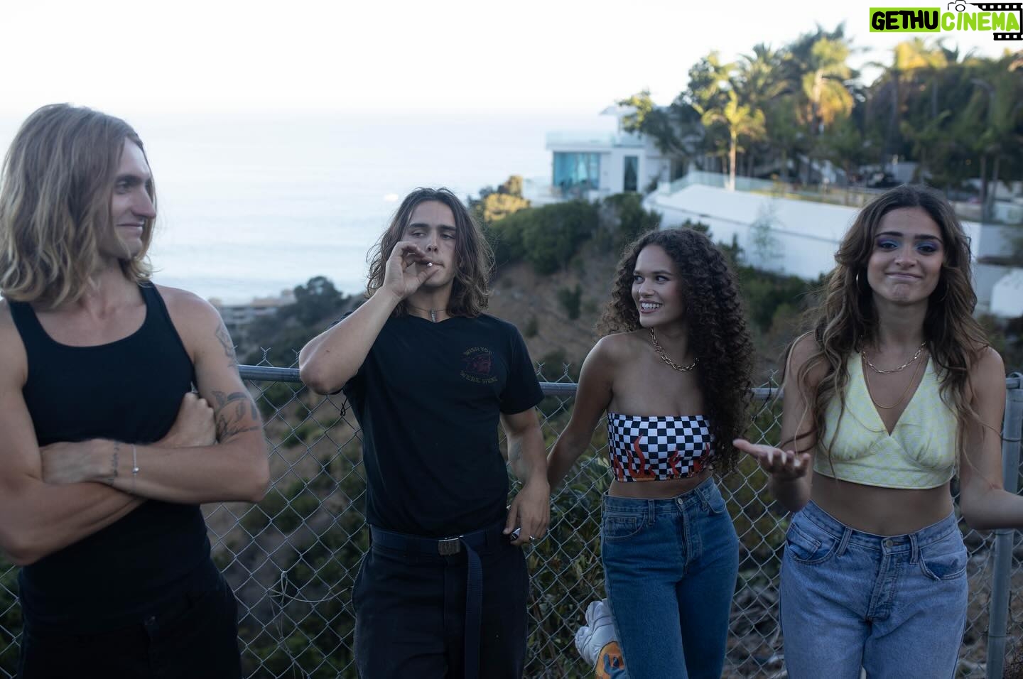 Madison Pettis Instagram - Deltopia the movie out now 🎬 it was released during the strike so I couldn’t talk about it, but I’m so happy to share some BTS now 🍾 We had a timeee filming 🥳 You can rent it now on Amazon, Apple etc 🍄💊 🪩🍻