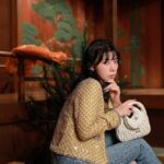 Riisa Naka Instagram - Miu Miu Club 🩵

東京での初の開催となる今回のMiu Miu Club✨
日本の「能」を中心に鑑賞や食を通してMiu Miuの「能」の解釈を楽しむコンテンツがたくさんで日本人として日本の文化の素晴らしさを再確認できる素敵なイベントでした👘🗻🍣✨

キラキラジャケットにデニムを合わせて🩵✨💎
能楽堂で写真撮れるなんて嬉しいなぁ🫶🏻

エヴァーちゃんとティナちゃんと会えたのもうれしかった🩷

@miumiu

#MiuMiu
#MIUMIUCLUBTOKYO　
#PR