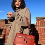 Antonia Gentry Instagram - coffee and @loropiana always go together 

#LoroPiana
#LoroPianaExtraBag #InPartnershipWithLoroPiana