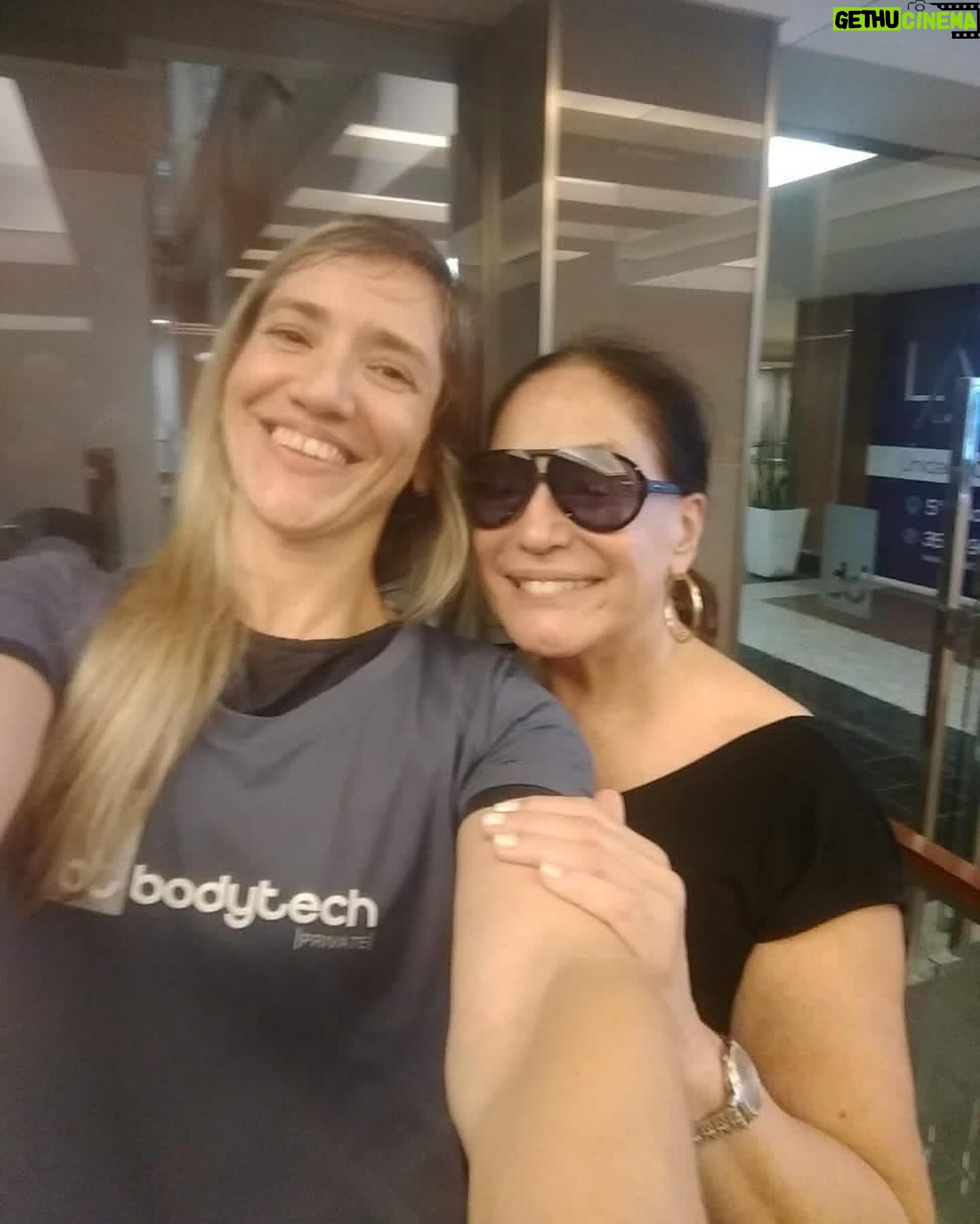 Susana Vieira Instagram - Corpo sempre em movimento… Aula maravilhosa com a @aninhapersonal40 na #bodytech 💪🏻