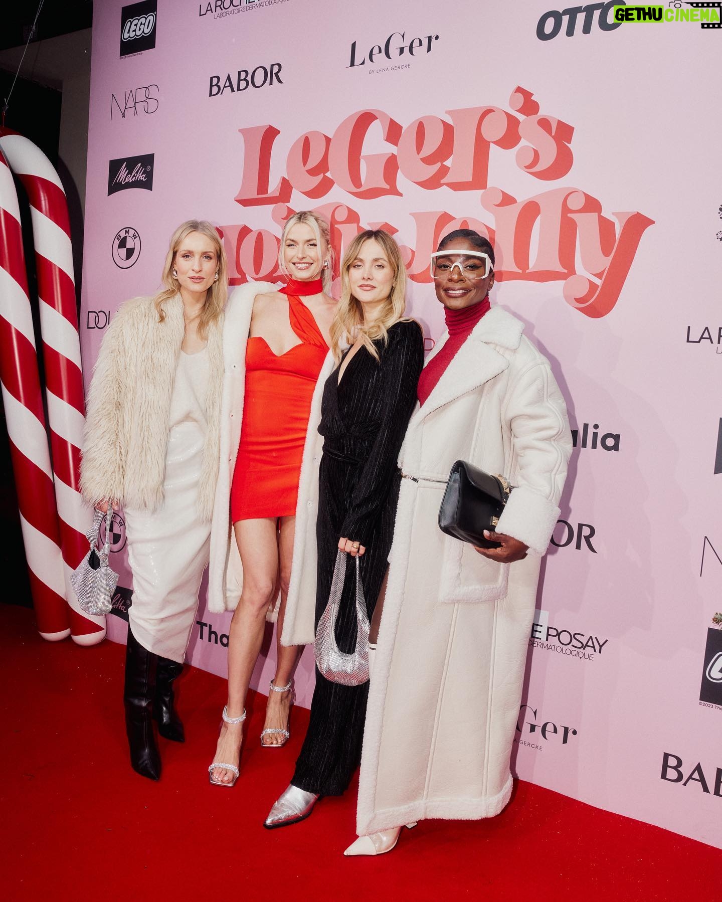 Lena Gercke Instagram - Was für eine Nacht! Unsere legendäre @legerbylenagercke X-Mas Party is back! Ich bin immer noch ganz beseelt von den ganzen Eindrücken. Beste Weihnachts-Crowd ✨ Danke an das ganze Orga Team und unsere LeGer Family ♥️
