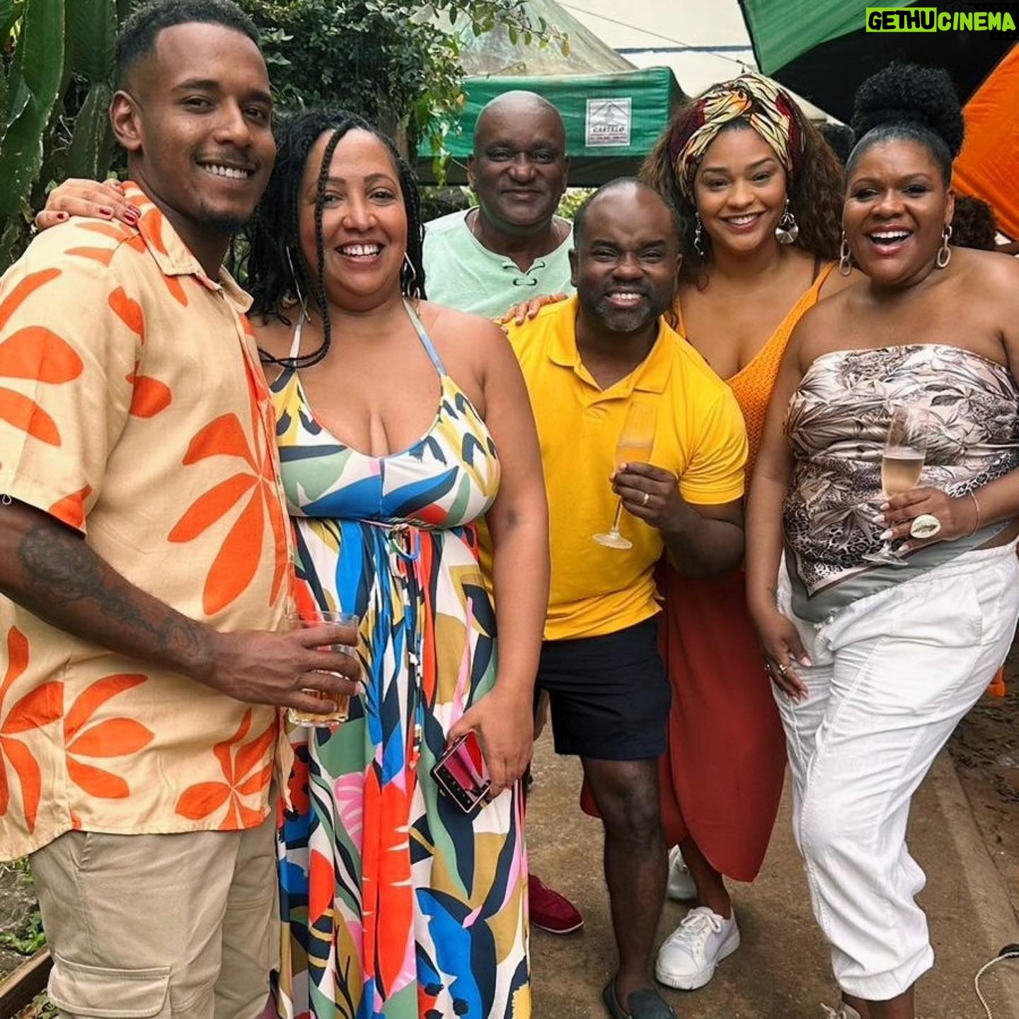 Juliana Alves Instagram - Dump de um fim de semana muito especial!
Festa dos amigos @oftalmaelogista @drgilmarfrancisco, niver da @leticiadiaspassareli e festa da Sheroleta @sheronmenezzes
Celebrando a vida de pessoas que amo e encontros que me fortalecem!
Foi muita emoção nesse final de novembro!
