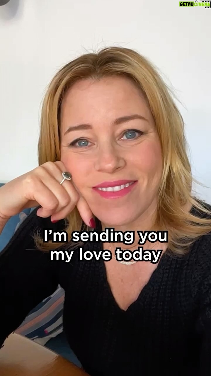 Elizabeth Banks Instagram - It’s #GivingTuesday so I’m shouting out some of my favorite organizations that do incredible work. At the very least, I hope you’re inspired to learn more and get involved in causes that you are passionate about. Sending love and gratitude 💕
@uscshoahfoundation
@savethechildren
@reprorights
@mptf
@march_fourth_
@nationalbailout