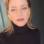 Elizabeth Banks Instagram - @jennychohair @adambreuchaud @nailartbyqueenie and @balenciaga giving me feels