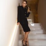 Amina Khalil Instagram - Another night at @redseafilm 🖤 

Styling: @mohamedashraff 
Suit: @versace 
Jewelry: @nadine_jewellery 
Photographer: @ghadeer_abuzaid 
Hair: @malaksamy_1 @alsagheersalons 
MUA: @nohaezzeldinmua