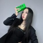 Lee Young-ji Instagram - 베스트 여성 솔로 아티스트 상 탔어요 
제가 책임지고 더 잘 할게요