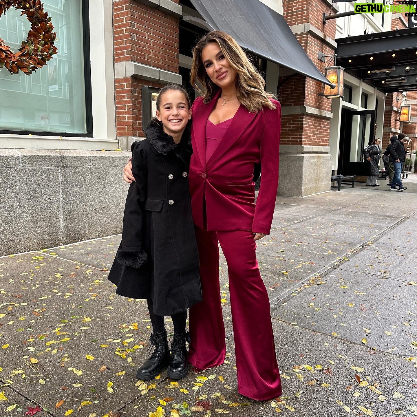 Jessie James Decker Instagram - NYC fun pt 1🫶🏼