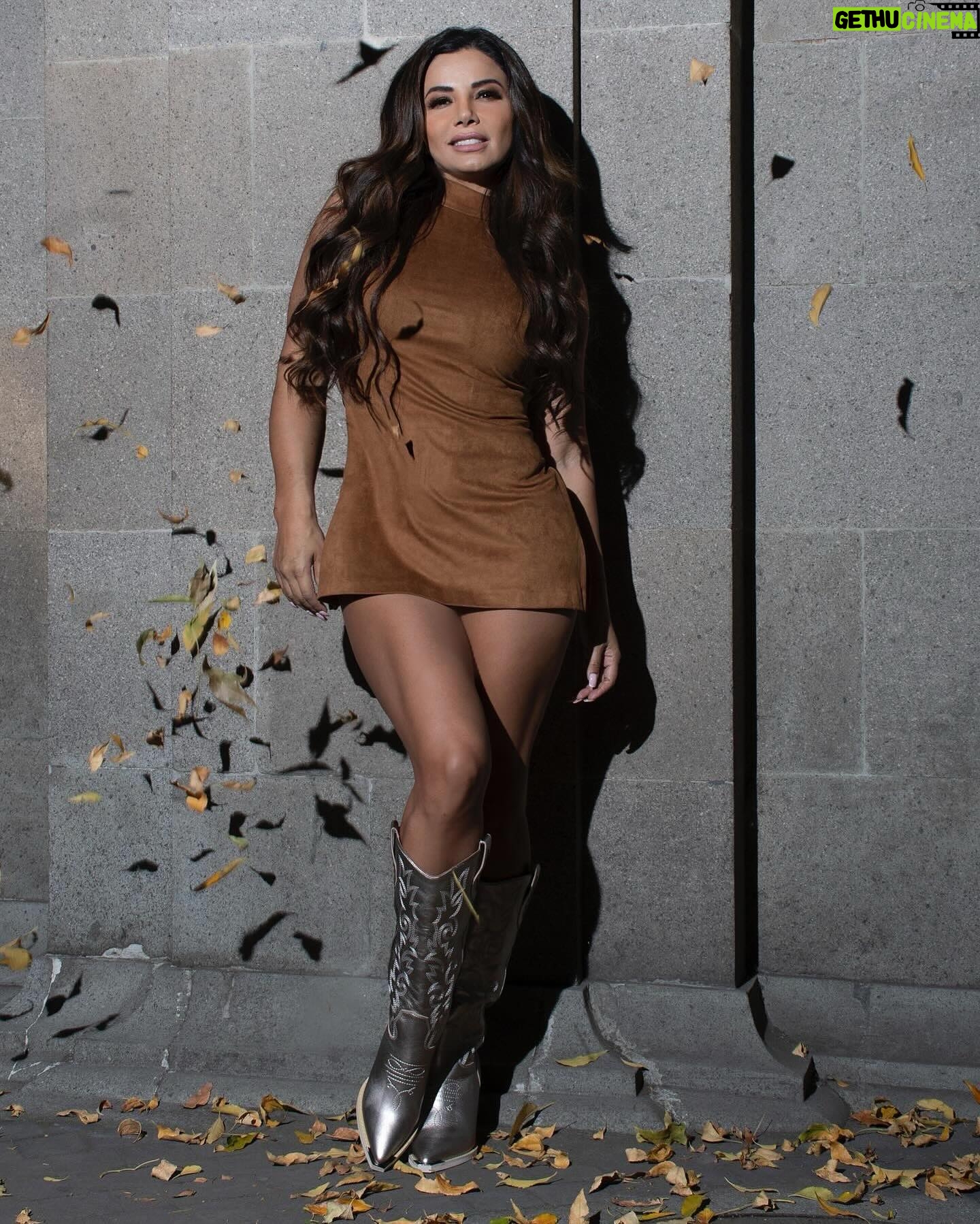 Aleida Núñez Instagram - NINA la MONARCA en @elsenordeloscielos @telemundo #esdlc9 #actriz FEB 24