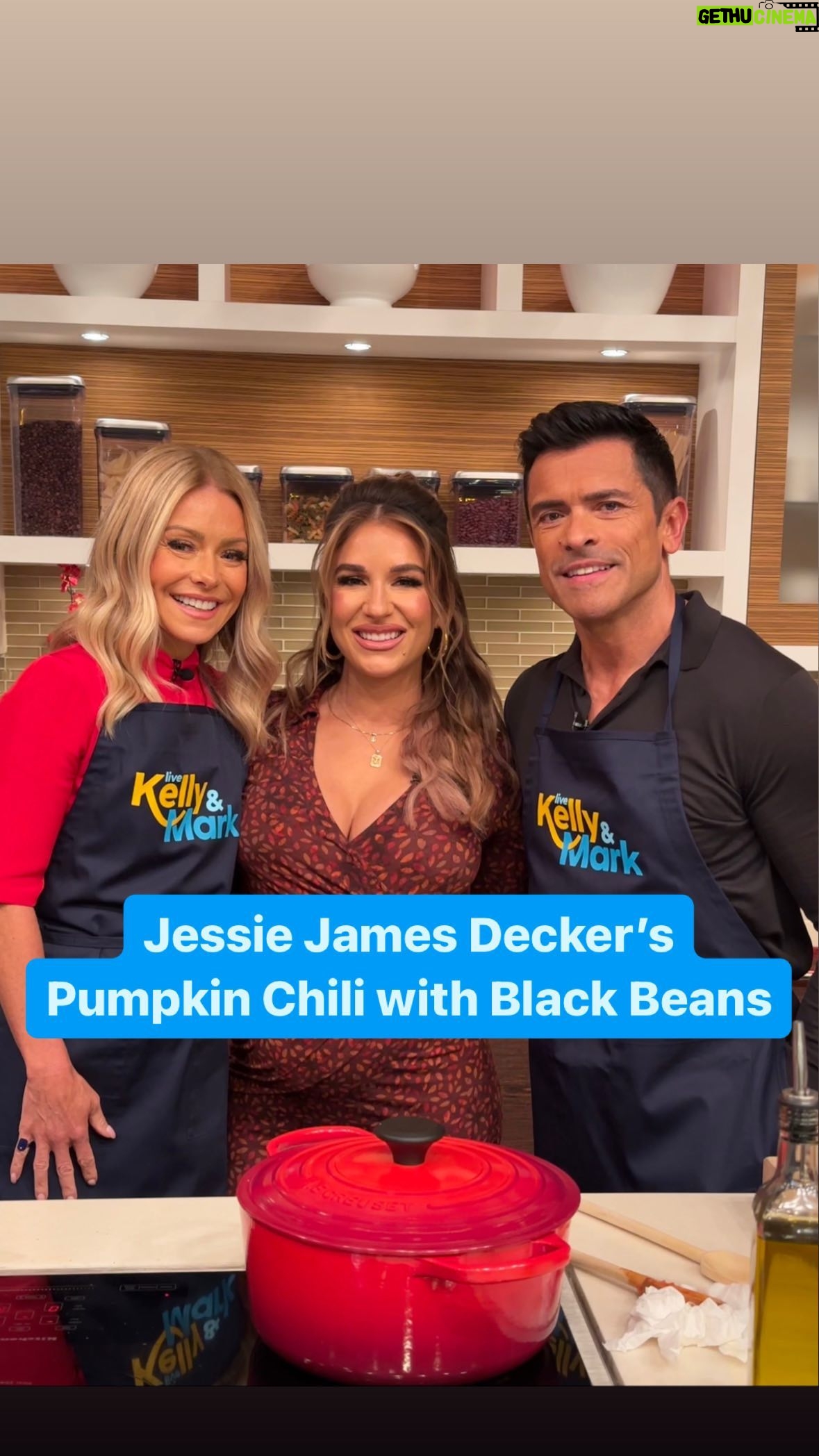 Jessie James Decker Instagram - @JessieJamesDecker’s Pumpkin Chili with Black Beans