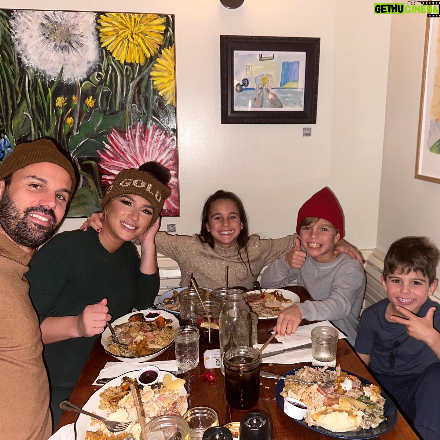 Jessie James Decker Instagram - NYC fun pt 1🫶🏼