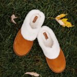 Chanel Iman Instagram – This holiday season, why choose between style and staying cozy? With the @Koolaburra by UGG Tizzey slippers, I get the gift of both! #Koolaburra #koolaburrapartner