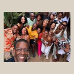Juliana Alves Instagram – Dump de um fim de semana muito especial! 
Festa dos amigos @oftalmaelogista @drgilmarfrancisco, niver da @leticiadiaspassareli e festa da Sheroleta @sheronmenezzes 

Celebrando a vida de pessoas que amo e encontros que me fortalecem! 
Foi muita emoção nesse final de novembro!