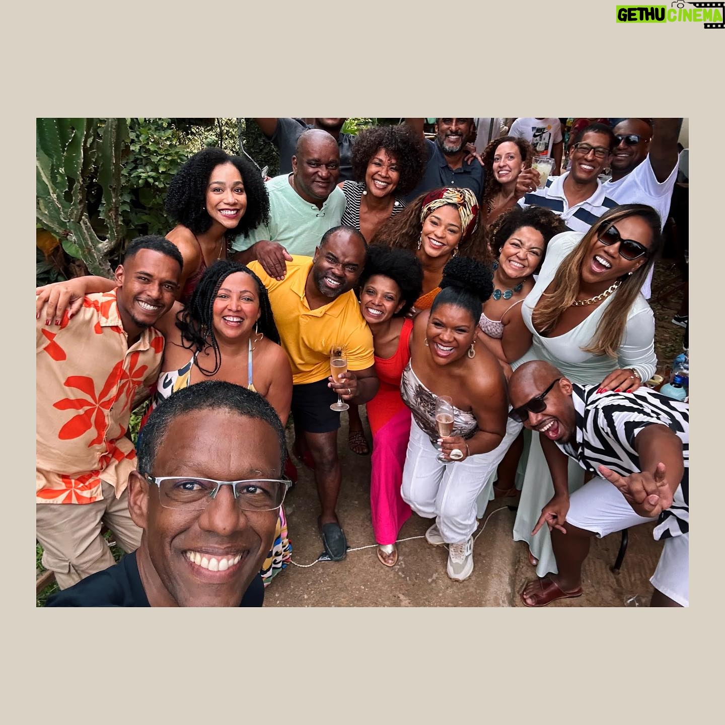 Juliana Alves Instagram - Dump de um fim de semana muito especial!
Festa dos amigos @oftalmaelogista @drgilmarfrancisco, niver da @leticiadiaspassareli e festa da Sheroleta @sheronmenezzes
Celebrando a vida de pessoas que amo e encontros que me fortalecem!
Foi muita emoção nesse final de novembro!
