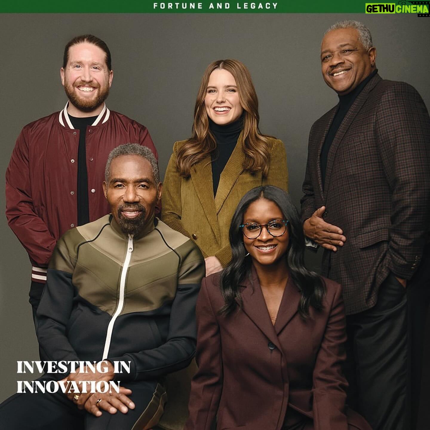Sophia Bush Instagram - We’ve been chasing dreams and building chosen family for so long, that we’ve come full circle into a family business. I’m so proud and honored to be a part of it. #repost @nialauryn
・・・
This time of year has made me reflect on the idea of family. The ones we are born into, the ones we choose, the ones we feel called to build alongside.
Very proud of WM12 — our annual Family Issue. For the opportunity to share a bit of our story @unionheritage
And the stories of our friends who have become family.
We need each other now more than ever. 🫶🏾
“Our families have helped shape us and make us into the individuals we are.” - @iamlouiscarr
www.waymakerjournal.com