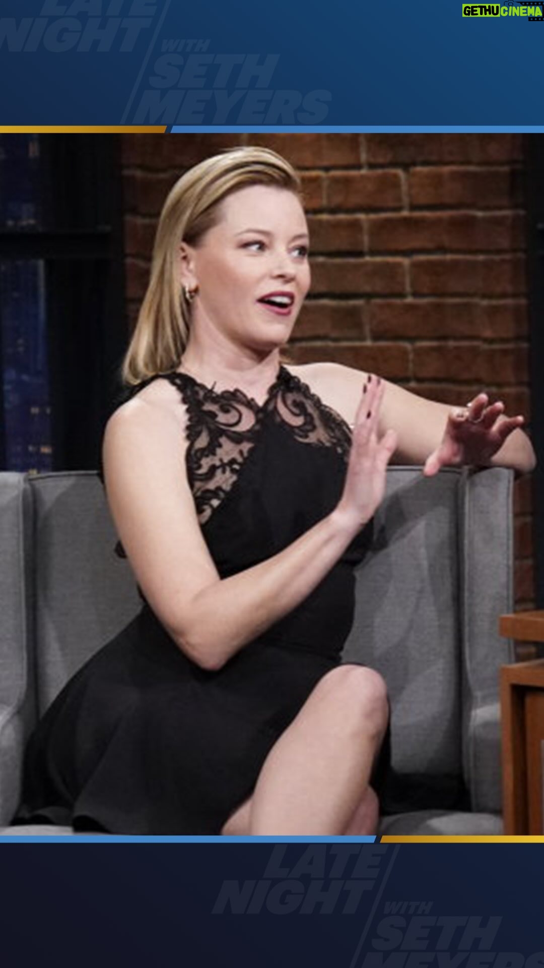 Elizabeth Banks Instagram - @ElizabethBanks had THE Christmas celebrity sighting.