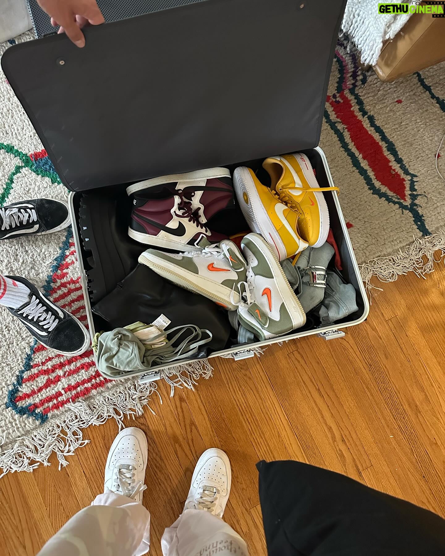 Tori Kelly Instagram - tour bts dump because i miss it…
what city should i come to in 2024?