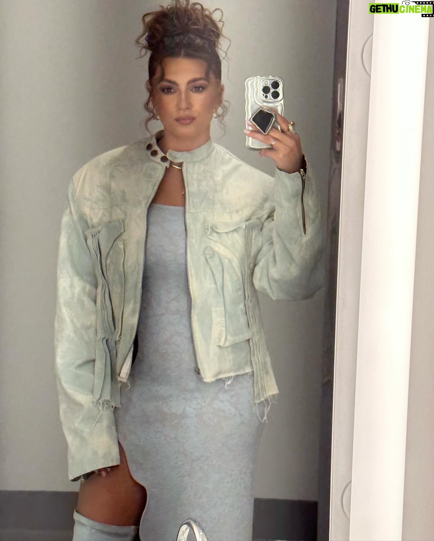 Tori Kelly Instagram - tour bts dump because i miss it…
what city should i come to in 2024?
