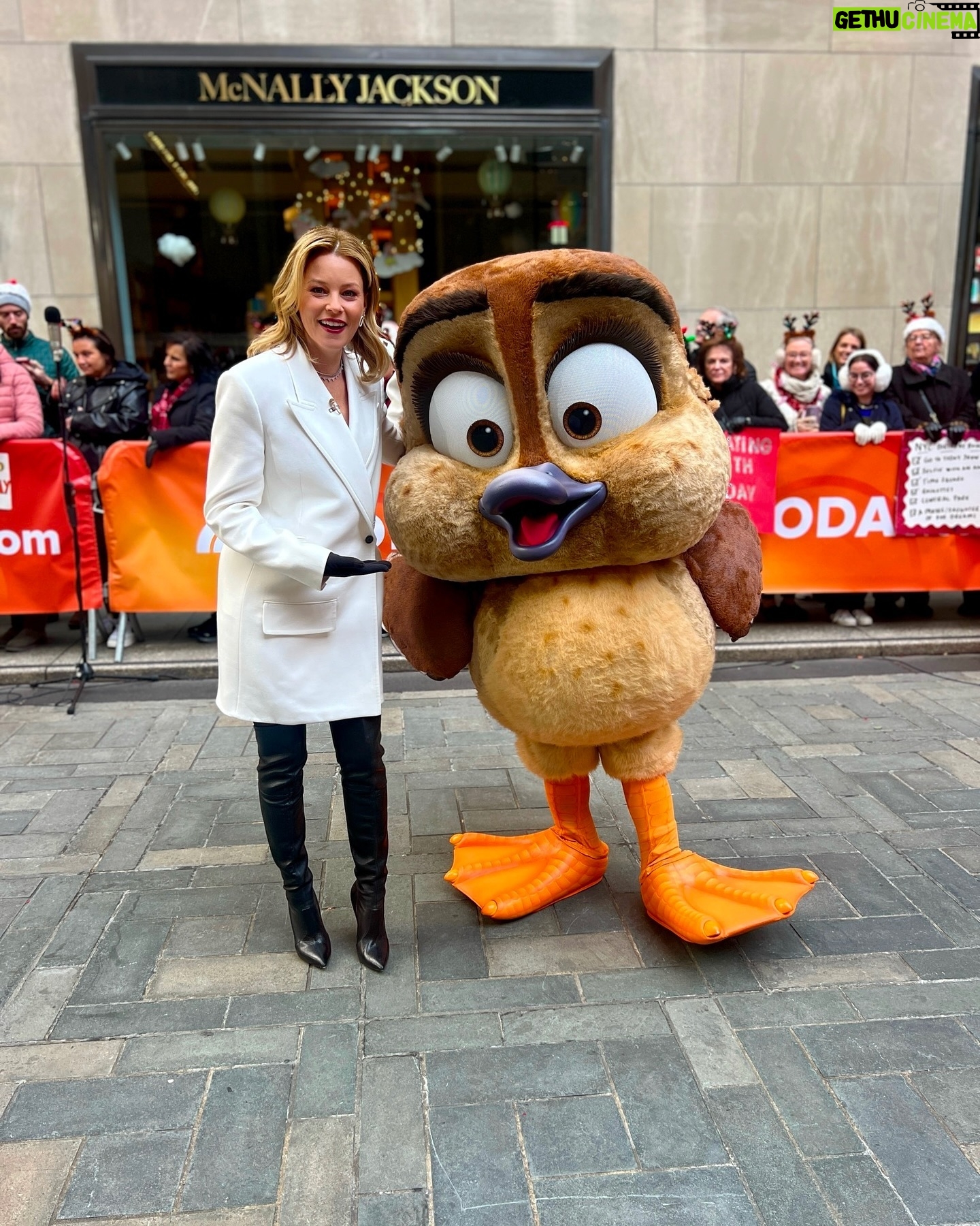 Elizabeth Banks Instagram - Nothing like a mother-daughter trip to the @todayshow! Don’t miss Pam Mallard (voiced by Elizabeth Banks) and Gwen in #MigrationMovie, only in theaters December 22. Get your tickets now!