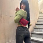 BIBI Instagram – 방울방울 귀여운 가방으로 미리메리크리스마스❤️ #Ad @burberry