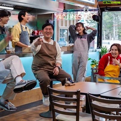 Han Hyo-joo Instagram - #unexpectedbusiness3
#어쩌다사장3
벌써 추억이다. 🧚🏻
사진 고마워!