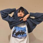 Asami Mizukawa Instagram - ブラッシュアップライフの公式鳩Tシャツ🐦🐦🐦🐦
@brushuplife_ntv 
ブラッシュアップライフは年末一挙放送！
年明けの侵入者達の晩餐も楽しみだ！