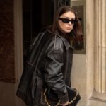 Anna-Maria Sieklucka Instagram - Jakie „okulary” zdobią dziś Twoja twarz? Czy pada przez nie różowe światło, które pozwala widzieć Ci świat w lepszej odsłonie? A może sama usilnie bronisz się przed tym, żeby dostrzec to, co przede wszystkim Ty sama masz do zaoferowania? To kim jesteś i jakie jest Twoje serce?
Zastanawiałaś się kiedyś nad tym kim tak naprawdę jesteś dla siebie? 
.
.
.

@lorealpro #lorealpro #thoughts #beyourself