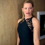 Elizabeth Banks Instagram - @versace 🖤 @latenightseth 

hair: @benskervin 
makeup: @gitabass 
styling: @erinwalshstyle