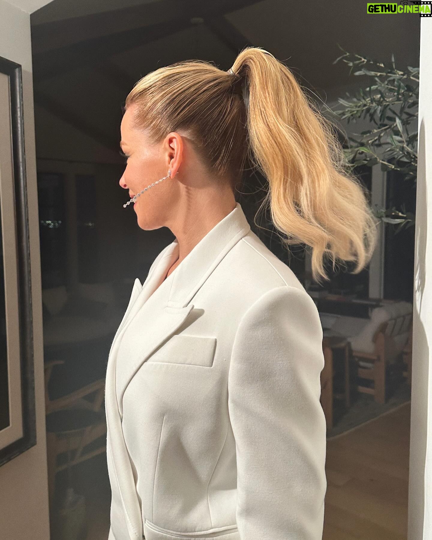 Elizabeth Banks Instagram - Thank you @academymuseum for the invite, @dolcegabbana for the look, @erinwalshstyle @bridgetbragerhair @nhinako_makeup and Oprah and Meryl (who should always be thanked)