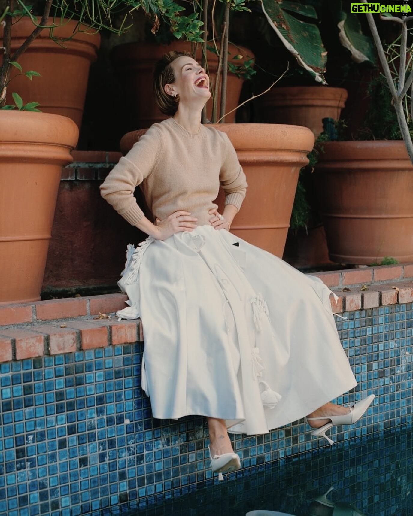 Sarah Paulson Instagram - Emmy-winning actress Sarah Paulson (@mssarahcatharinepaulson) immerses herself soul deep into every character, to the point of nearly vanishing. “It’s not my job to determine whether they are likable or worthy people,” she explains. “Can I go home at night and feel that I attempted to do something with truth at its center?” The Florida native chatted with G&G about her recent roles, her Southern grandmother’s influence, and her dogs. Read the interview at the link in our profile.
⠀⠀⠀⠀⠀⠀⠀⠀⠀
PHOTO: @erik_carter