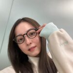 Nozomi Sasaki Instagram - 💭
メイクするお仕事以外の時と、
プライベートで、急ぎの時は、とりあえずメガネとリップのみで、慌てて家を飛び出します。笑
毎回、これで何とかなるって思ってます。笑

柔らかいtops気持ち良い。
ミント✖️ホワイト🫧

メガネは明日発売の新作INE-2006！

tops#iNtimite
eyewear#iNtimitebyEYEVAN

@intimite_onemile