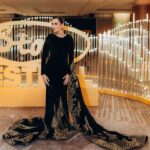 Amina Khalil Instagram - Moments before walking in to the closing ceremony of the Red Sea Film Festival 2023 @redseafilm 
This post is dedicated to the wonderful humans that made my look happen tonight ⭐️
I owe this elegance to you all ! 

Stylist: @islam.mitwally 
Dress: @tonywardcouture 
Jewels: @nadine_jewellery 
MUA: @nohaezzeldinmua 
Hair: @ibrahim_eissa00 @alsagheersalons 
Photographer: @tohlobphotography