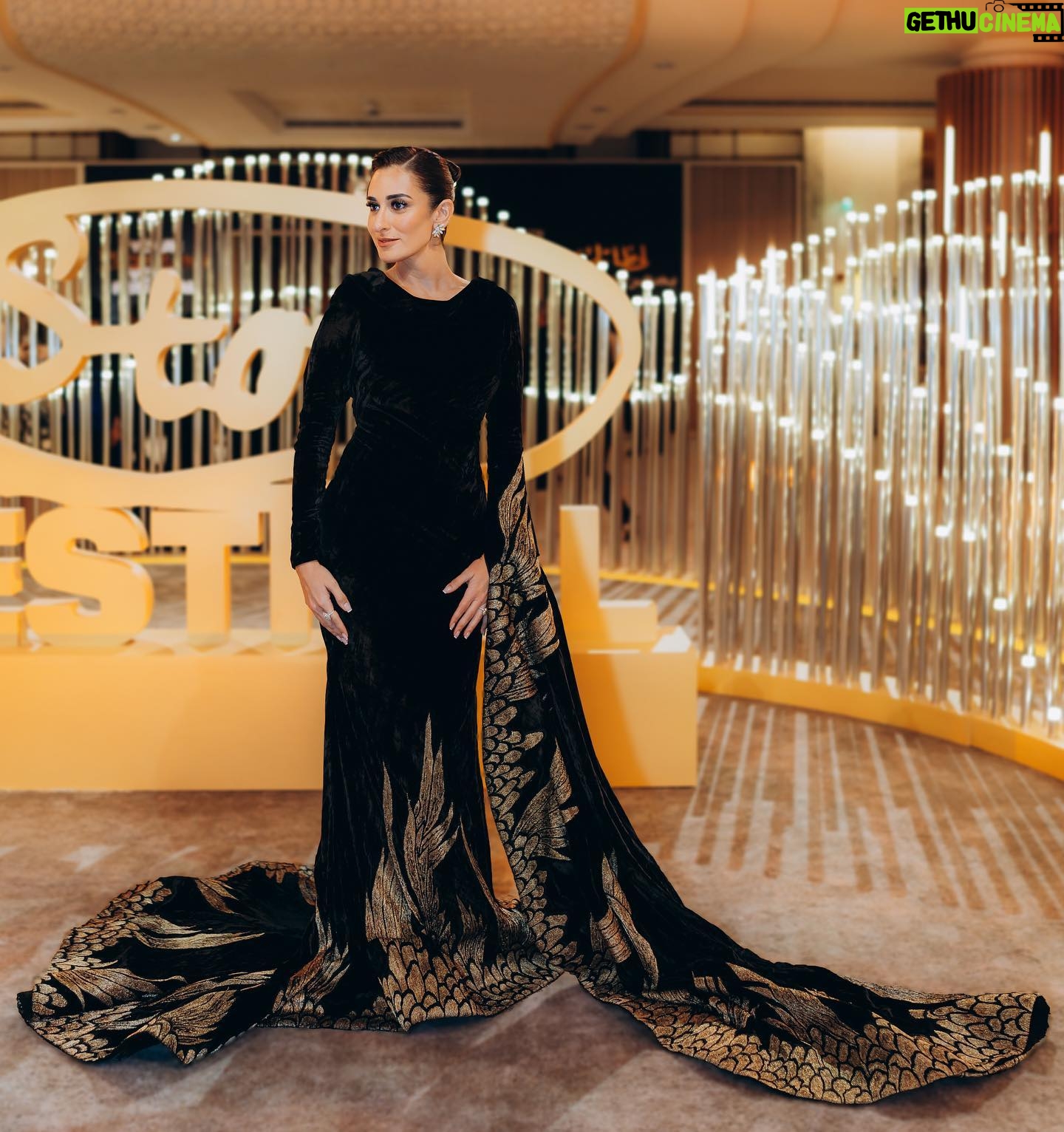 Amina Khalil Instagram - Moments before walking in to the closing ceremony of the Red Sea Film Festival 2023 @redseafilm
This post is dedicated to the wonderful humans that made my look happen tonight ⭐️
I owe this elegance to you all !
Stylist: @islam.mitwally
Dress: @tonywardcouture
Jewels: @nadine_jewellery
MUA: @nohaezzeldinmua
Hair: @ibrahim_eissa00 @alsagheersalons
Photographer: @tohlobphotography