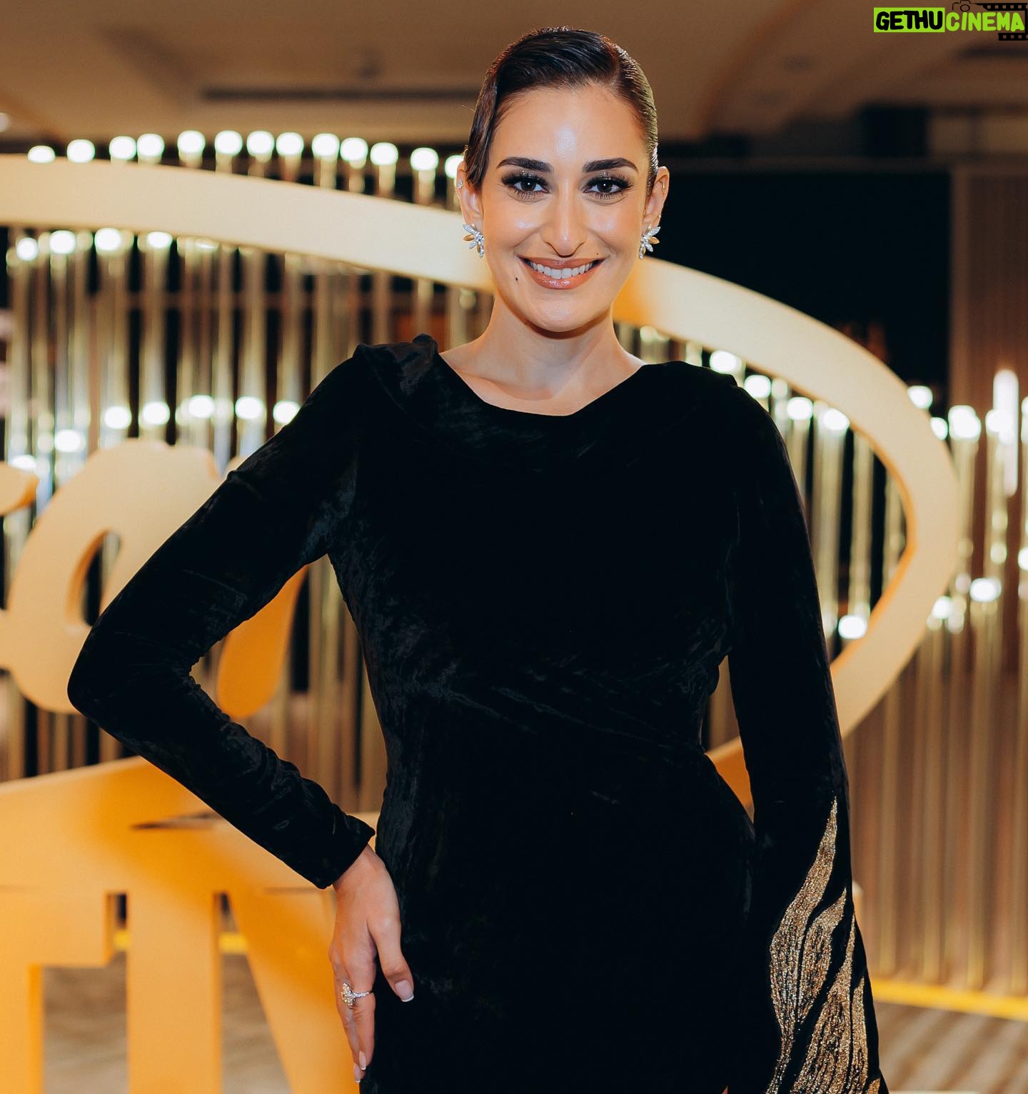 Amina Khalil Instagram - Moments before walking in to the closing ceremony of the Red Sea Film Festival 2023 @redseafilm
This post is dedicated to the wonderful humans that made my look happen tonight ⭐️
I owe this elegance to you all !
Stylist: @islam.mitwally
Dress: @tonywardcouture
Jewels: @nadine_jewellery
MUA: @nohaezzeldinmua
Hair: @ibrahim_eissa00 @alsagheersalons
Photographer: @tohlobphotography