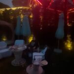 Şevval Sam Instagram – İstanbul’a tatile gelmek bana çok iyi geldi😉😁 @sixsenseskocatasmansions @sixsensesspaistanbul 
@sax.turkiye 
@torolatingastroistanbul 
#christmasmarket