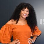 Juliana Alves Instagram – E chegou a semana que tanto aguardávamos! 
Ontem foi a pré estreia de “O Sequestro do Voo 375” em São Paulo. 
Foi emocionante reencontrar a equipe e tantos colegas de jornada e perceber a emoção do público com nosso trabalho! 

A partir de amanhã vocês vão conferir nos cinemas de todo Brasil esse longa baseado em caso impressionate e real da década de 80.

Direção @marcusbaldini Produção @estudioescarlate 
Distribuição @stardistributionbr 

ATENÇÃO PASSAGEIROS, embarque no portão 07/12 ✈️

Fotos @nicolausatudifoto   acervo pessoal