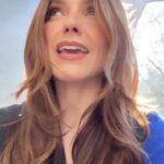 Sophia Bush Instagram - It’s (been) time to shift to clean energy. Dirty energy is a global conflict driver, and already at-risk communities suffer most. So let’s push our leaders — all over the world! — to adopt a Positive Power Plan. When we all join the call together, we can accelerate change. And the world needs it! Initiatives like this one make me feel hopeful when hope is in short supply. I know a lot of you are feeling the same right now, so check out the link in my bio to learn about the plan, and take action on real solutions with us @wearepositivepower 🫶🏼🌎🫶🏼 #PositivePowerPartner #cop28