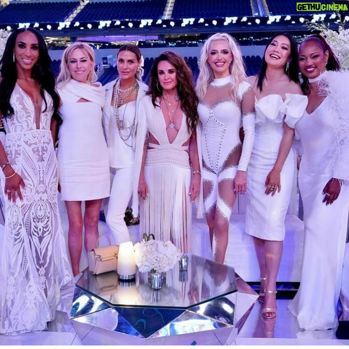 Kyle Richards Instagram - Tonight the season finale of #RHOBH! The White party is back 🤍 Thank you @sofistadium for allowing me the privilege of having this event at such an incredible place! Thank you @shishishikevinlee & @theprettymess for making this party extra special xx
And thank you all for watching this season 🙏