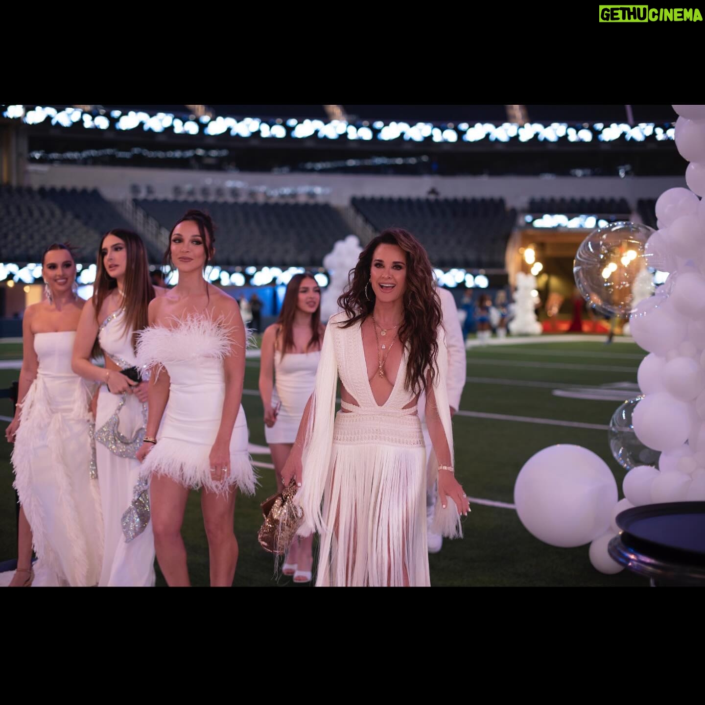 Kyle Richards Instagram - Tonight the season finale of #RHOBH! The White party is back 🤍 Thank you @sofistadium for allowing me the privilege of having this event at such an incredible place! Thank you @shishishikevinlee & @theprettymess for making this party extra special xx
And thank you all for watching this season 🙏