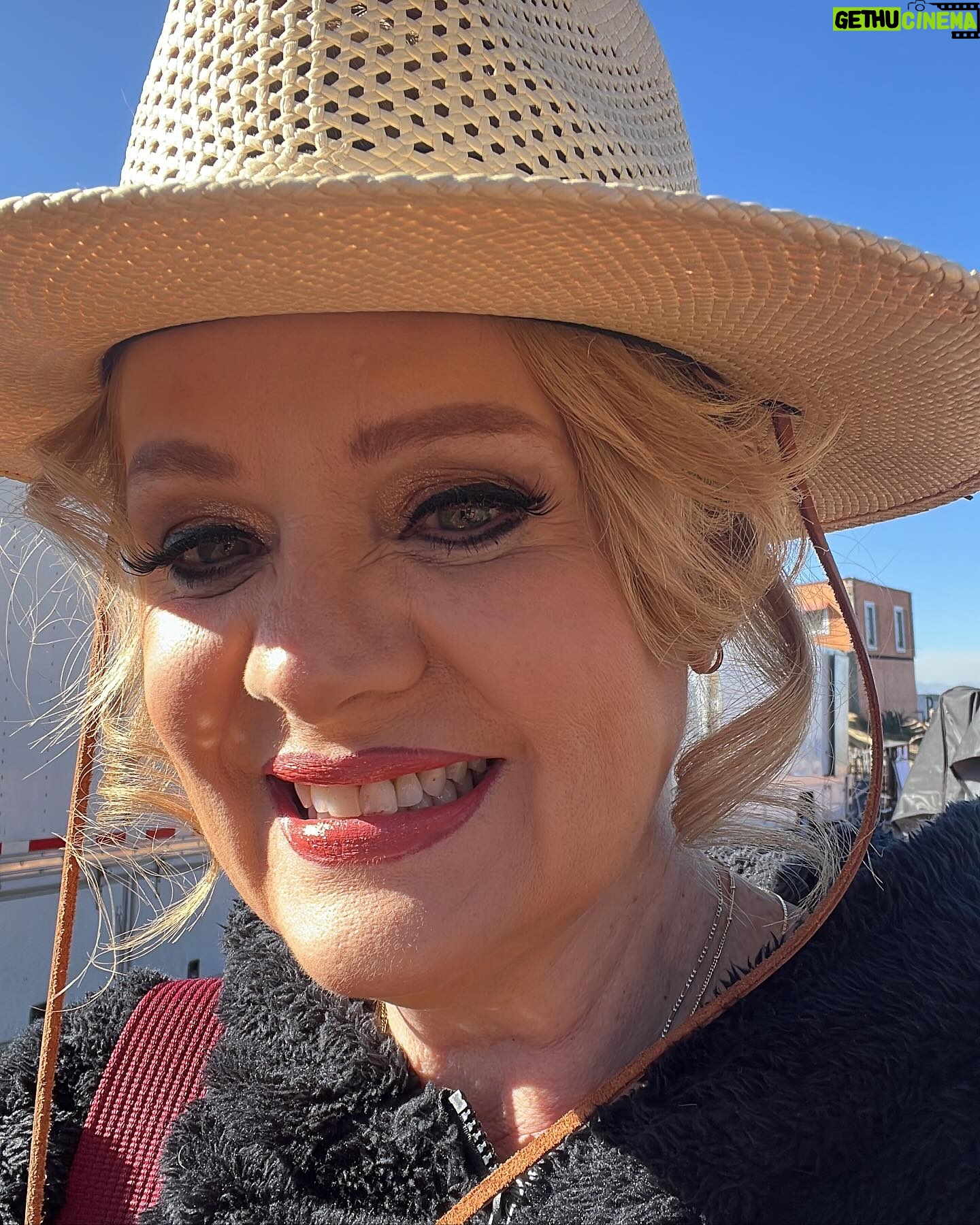 Erika Buenfil Instagram - Y así. Mucho sol